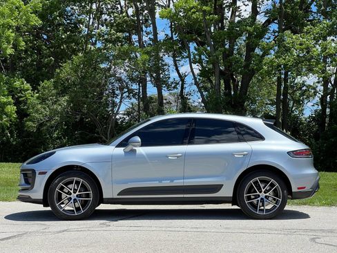 Certified 2023 Porsche Macan AWD/4WD image 2