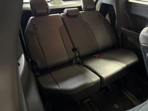 Used 2023 Toyota Sienna XSE w/ XSE Plus Package AWD/4WD image 18