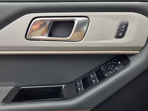 New 2026 Ford Explorer Active image 28