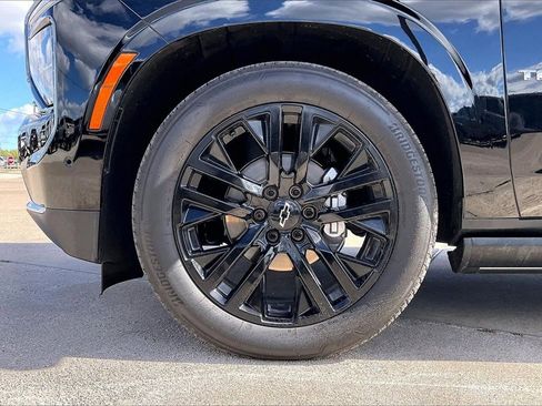 Used 2025 Chevrolet Tahoe High Country image 35