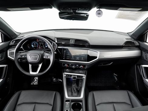 Certified 2025 Audi Q3 2.0T Premium Plus w/ Premium Plus Package image 19