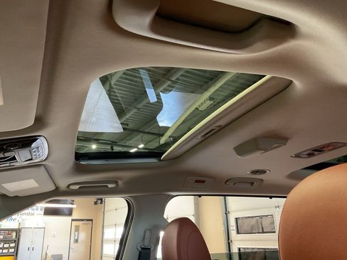 New 2026 Kia Carnival SX Prestige FWD image 8
