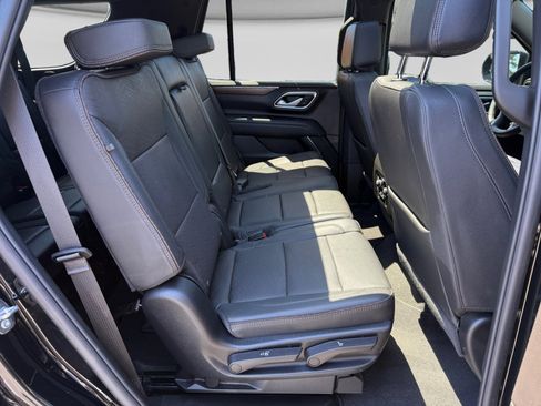 Used 2024 Chevrolet Tahoe High Country AWD/4WD image 18