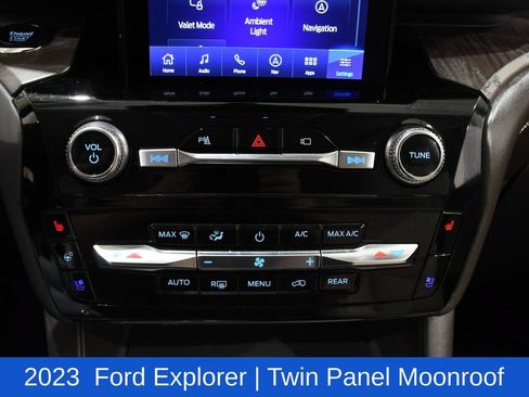 Used 2023 Ford Explorer Platinum w/ Premium Technology Package RWD image 20