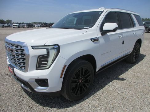 New 2026 GMC Yukon Denali w/ Sun & Power Step Package AWD/4WD image 9