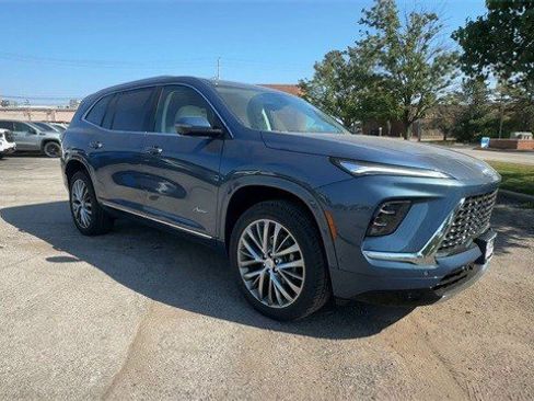 New 2026 Buick Enclave Avenir w/ Super Cruise Package image 2