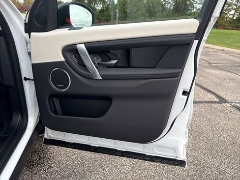New 2024 Land Rover Discovery Sport S image 12