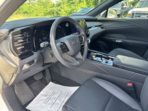 Used 2025 Lexus RX 350 FWD w/ Technology Package image 22
