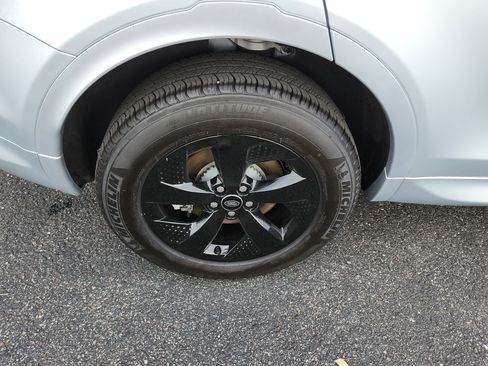 Used 2023 Land Rover Discovery Sport S R-Dynamic image 23