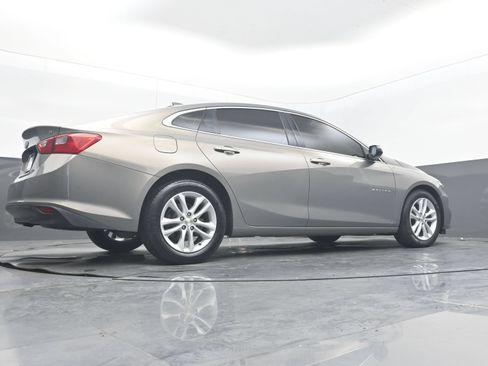 Used 2018 Chevrolet Malibu LT w/ Driver Confidence Package FWD image 26