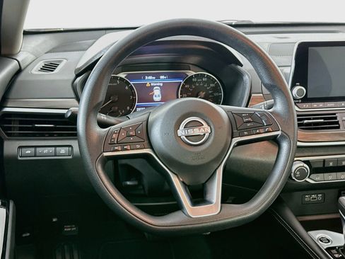 Used 2023 Nissan Altima 2.5 SV FWD image 18