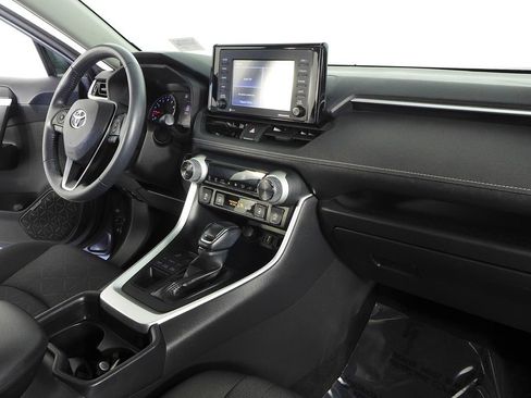 Used 2020 Toyota RAV4 XLE image 13