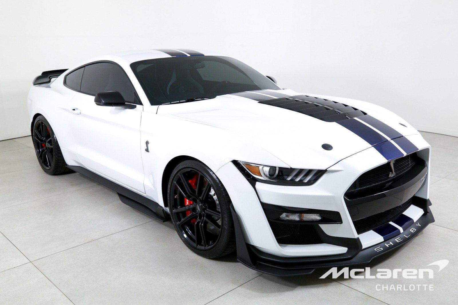 Used 2021 Ford Mustang Shelby GT500 w/ Technology Package RWD image 3