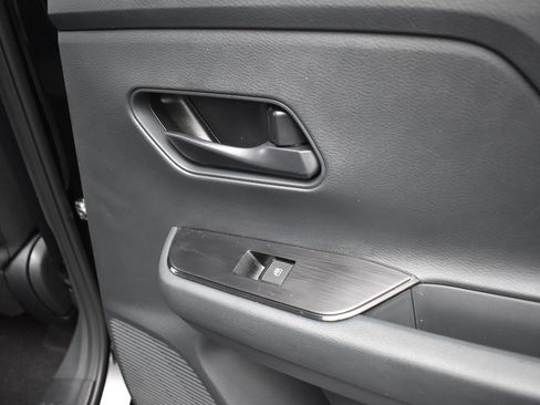 Used 2025 Nissan Kicks S image 19