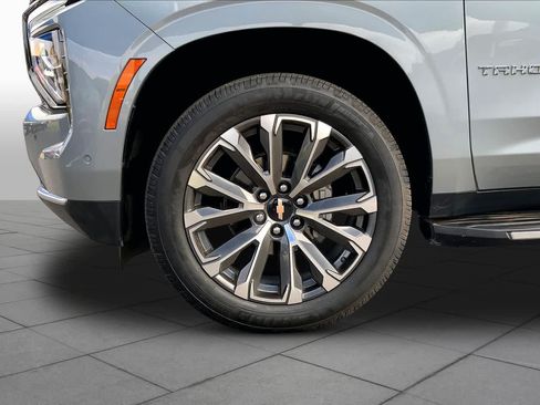 Used 2025 Chevrolet Tahoe High Country AWD/4WD image 20