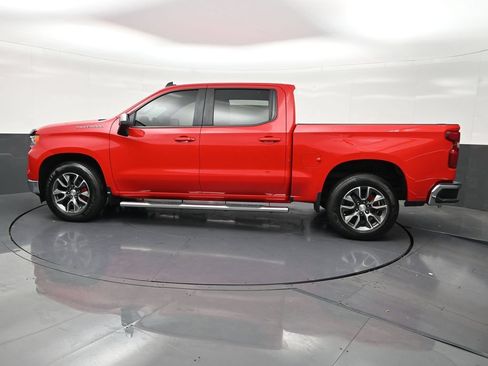 Used 2022 Chevrolet Silverado 1500 LT RWD image 2