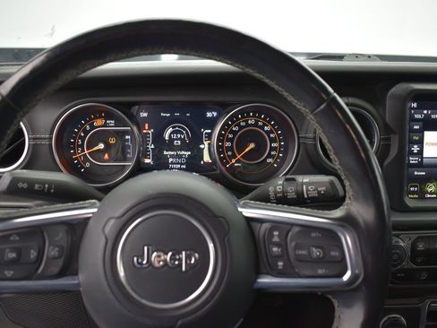 Used 2020 Jeep Wrangler Unlimited Sahara image 11