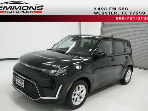 Used 2025 Kia Soul S FWD image 1