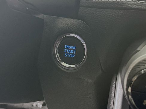 Used 2021 Toyota RAV4 XLE Premium image 20