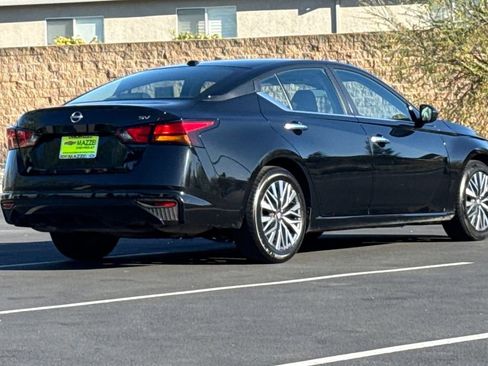 Used 2024 Nissan Altima 2.5 SV image 11