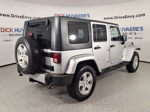 Used 2010 Jeep Wrangler Unlimited Sahara w/ Dual Top Group AWD/4WD image 4