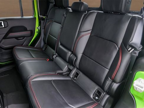 Used 2025 Jeep Gladiator Rubicon image 23