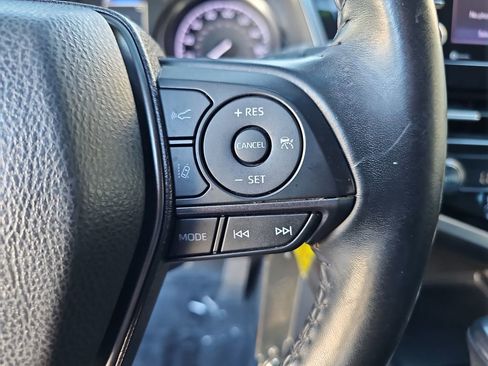 Used 2022 Toyota Camry SE image 12