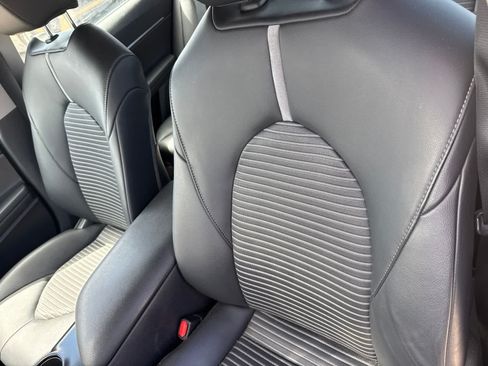 Used 2020 Toyota Camry SE w/ Convenience Package FWD image 14