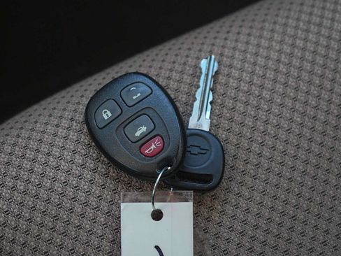 Used 2010 Chevrolet Malibu LS FWD image 28
