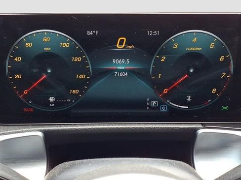 Used 2022 Mercedes-Benz GLB 250 4MATIC image 17