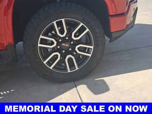 Used 2025 GMC Sierra 1500 AT4 w/ AT4 Premium Package AWD/4WD image 39