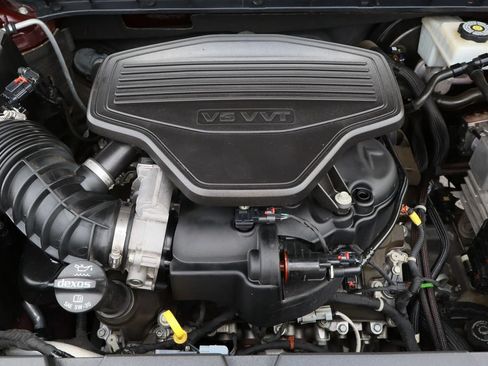 Certified 2018 GMC Acadia Denali w/ Technology Package FWD image 32