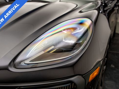 Used 2023 Porsche Macan GTS w/ GTS Sport Package image 31