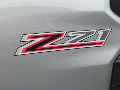 Certified 2025 Chevrolet Colorado Z71 w/ Technology Package AWD/4WD image 13