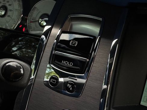 Used 2016 Rolls-Royce Wraith RWD image 53