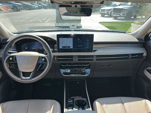 Used 2023 Lincoln Corsair AWD w/ Equipment Group 101A image 14