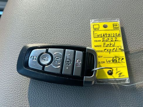 Used 2022 Ford Expedition Max Limited image 34
