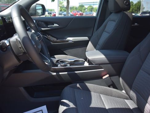 New 2026 Chevrolet Equinox LT FWD image 13