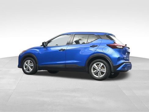 Used 2022 Nissan Kicks S FWD image 12
