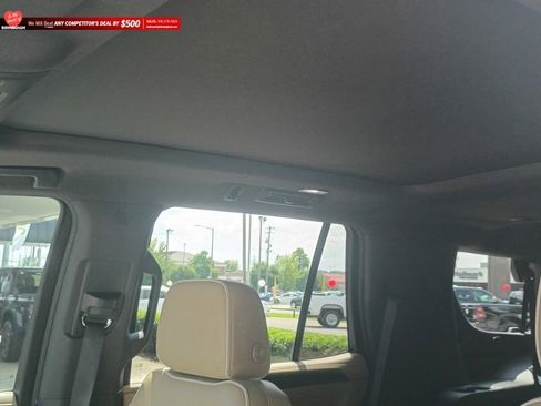 Used 2021 Chevrolet Tahoe Premier w/ Premium Package RWD image 15