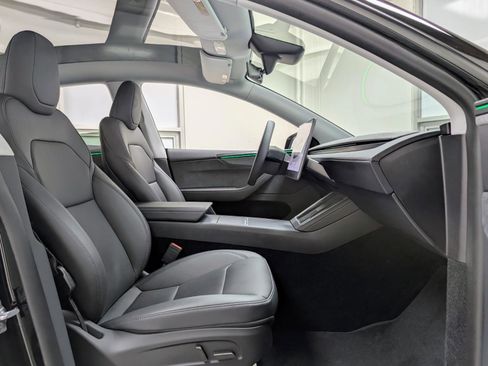 Used 2026 Tesla Model Y Premium image 31