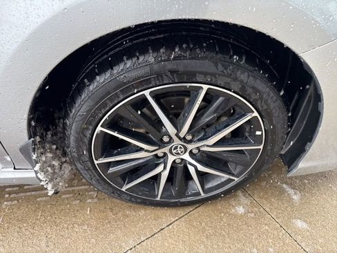 Used 2024 Toyota Camry SE image 10