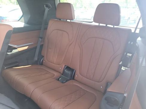 Used 2024 BMW X7 xDrive40i w/ M Sport Package AWD/4WD image 15