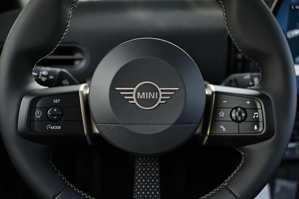 New 2026 MINI Cooper 4-Door Hardtop FWD image 35