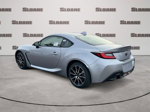 Used 2025 Toyota GR86 image 3