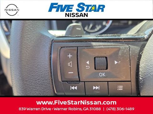 Used 2022 Nissan Rogue SV image 23