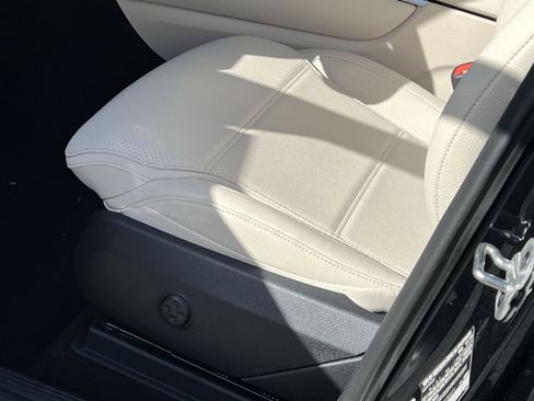 New 2026 Mercedes-Benz GLC 300 GLC 300 image 12