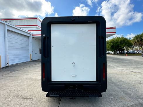 Used 2025 Chevrolet Brightdrop 400 image 27