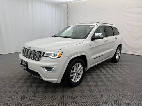 Used 2017 Jeep Grand Cherokee Overland w/ Jeep Active Safety Group AWD/4WD image 2