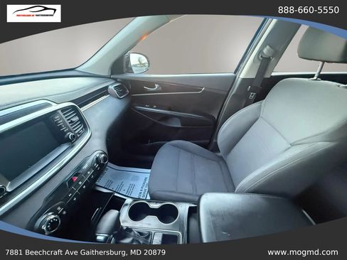 Used 2020 Kia Sorento FWD V6 image 19